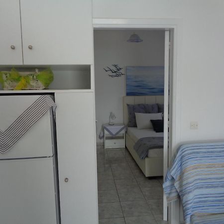 Blue And White Studios & Apartments 리프코스칼파수 외부 사진