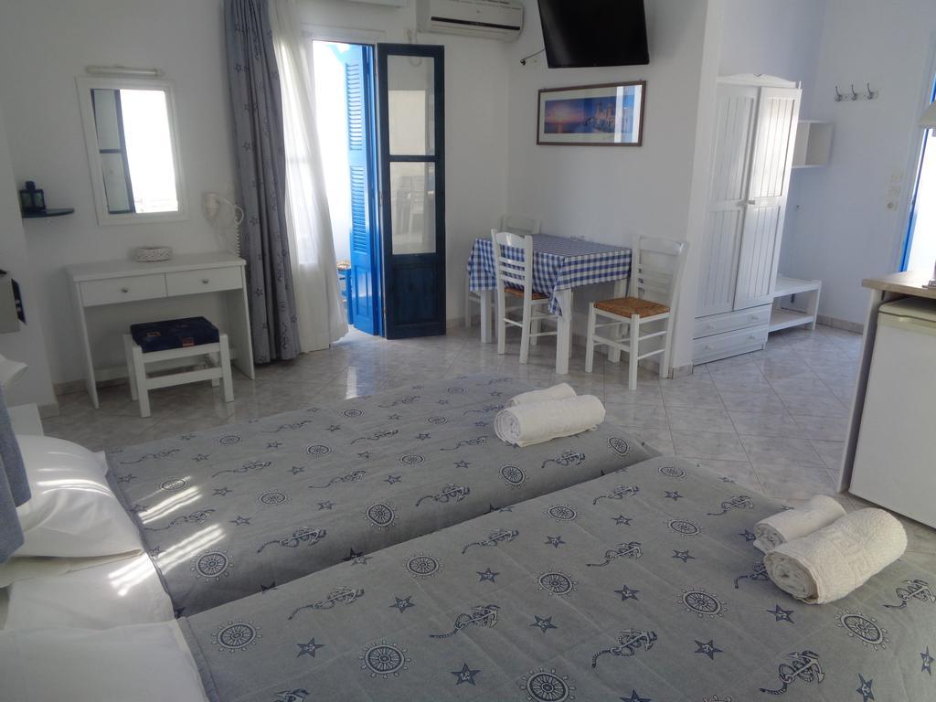 Blue And White Studios & Apartments 리프코스칼파수 외부 사진